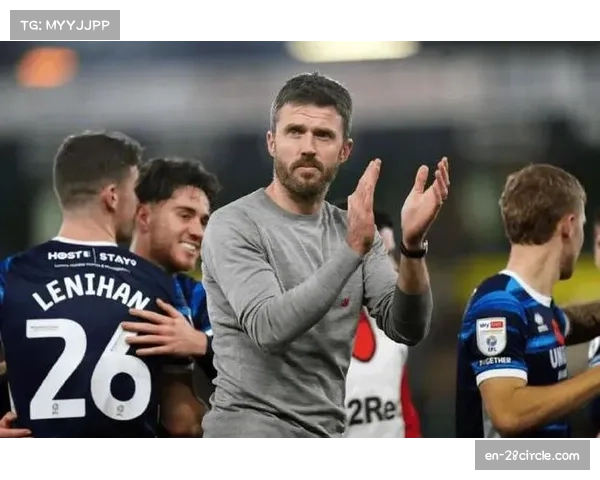 曼联55%控球率小胜埃弗顿 卡里克战术调整提升团队防守与反击效率 曼联55%控球率小胜埃弗顿 卡里克战术调整提升团队防守与反击效率